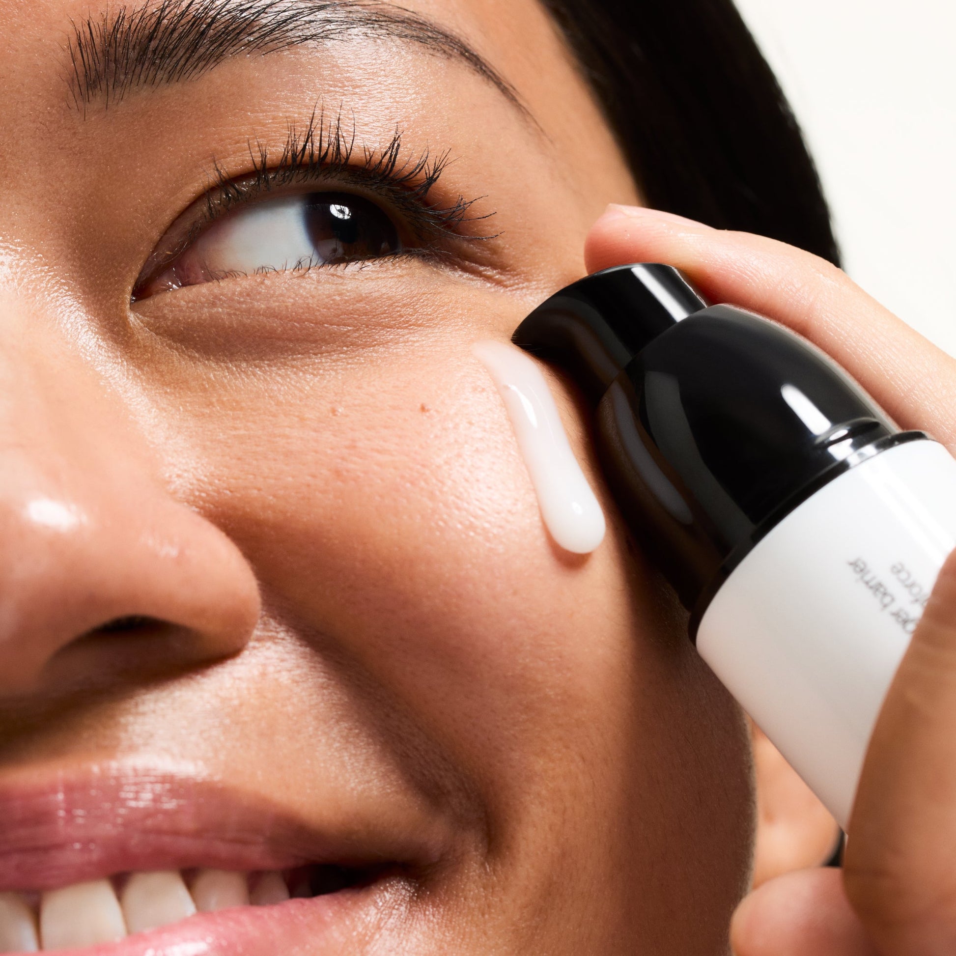 ectoin-hydro-barrier-serum-duo-d0 Ectoin-Globals_Texture-bottle.jpg