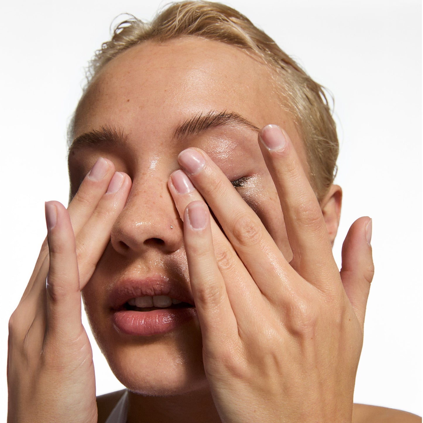 the-bestselling-intro-to-great-skin-n9 MysteryBundle_Model_2000x2000_8c068f88-8954-45a2-bafe-e122a0319042.jpg