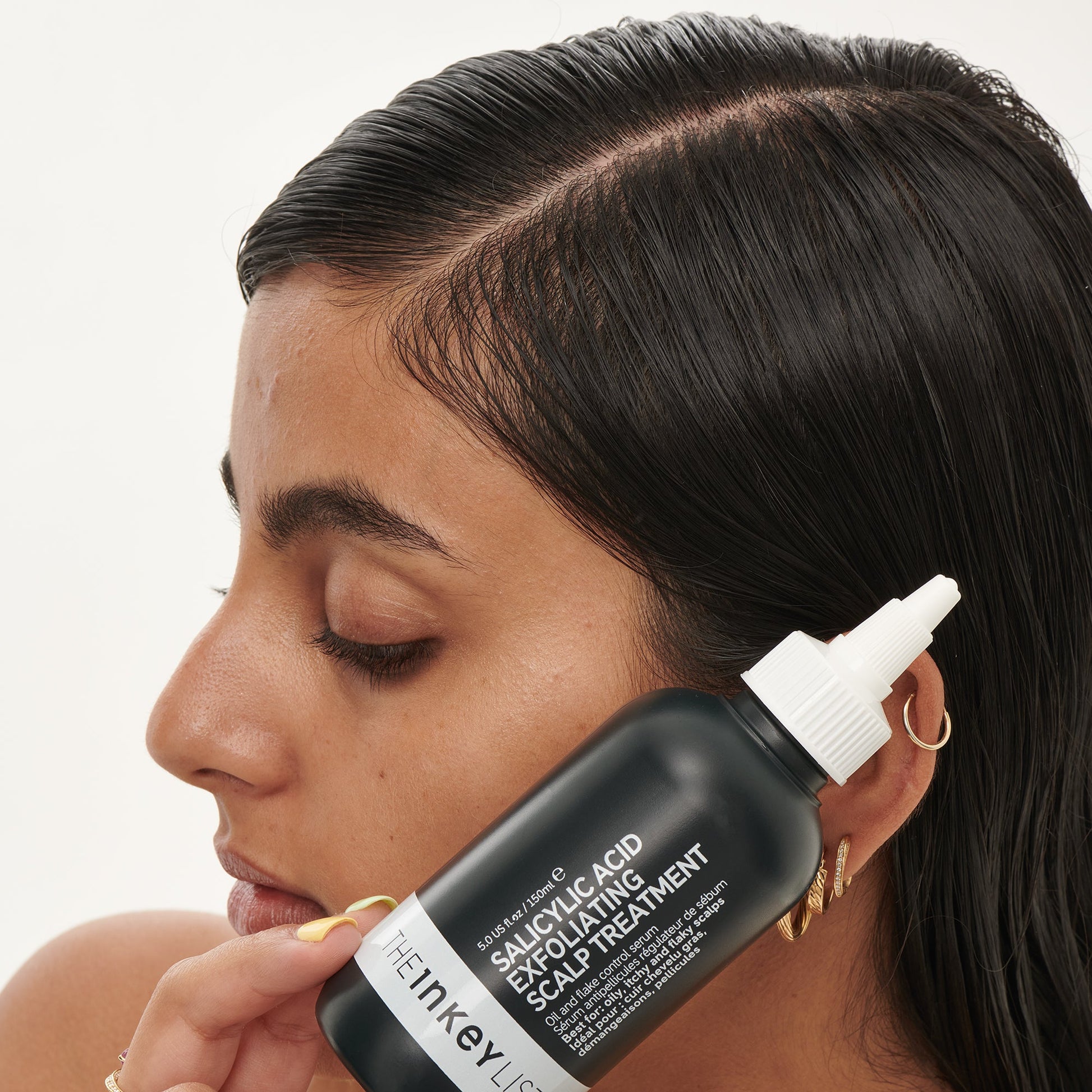 clean-and-healthy-scalp-duo-c7 SallyHAIR_ModelLifestyle_2e55b949-fa6c-43b1-8dc6-497be78c74bb.jpg