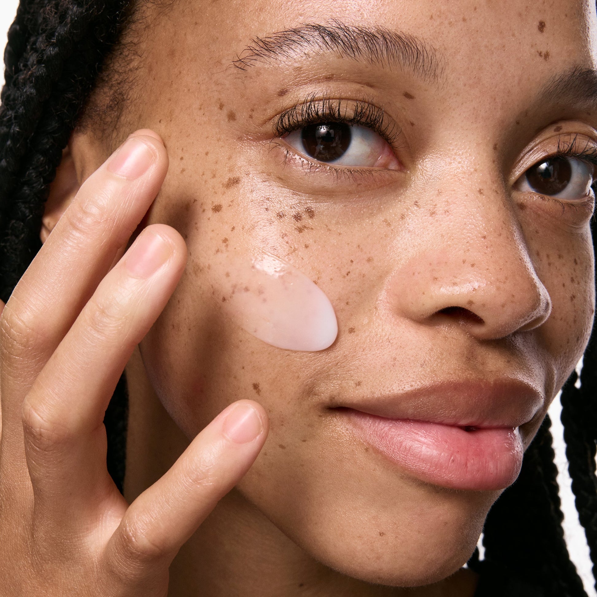 vitamin-b-c-and-e-moisturizer-x7 VitBC_E_ModelGoopMacro_2000x2000_bc64d363-139d-4699-88a9-2e0b1942763a.jpg